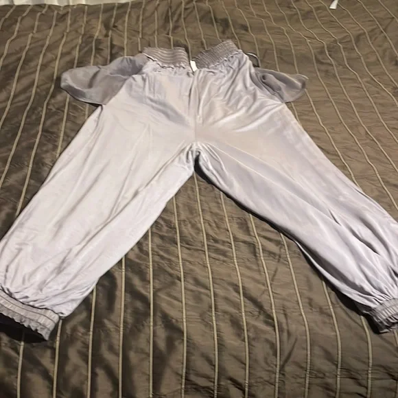 Free people movement worn once for a few hours ovr leggings also have gold - Picture 12 of 14